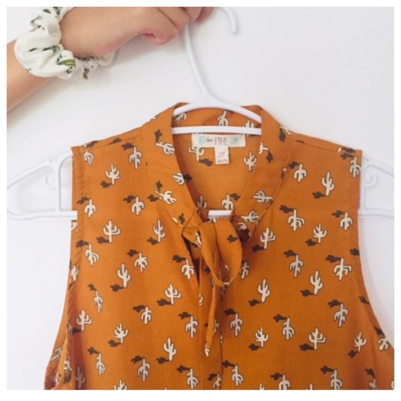 Love Fire sleeveless cactus print mustard color with neck tie - Picture 7 of 10
